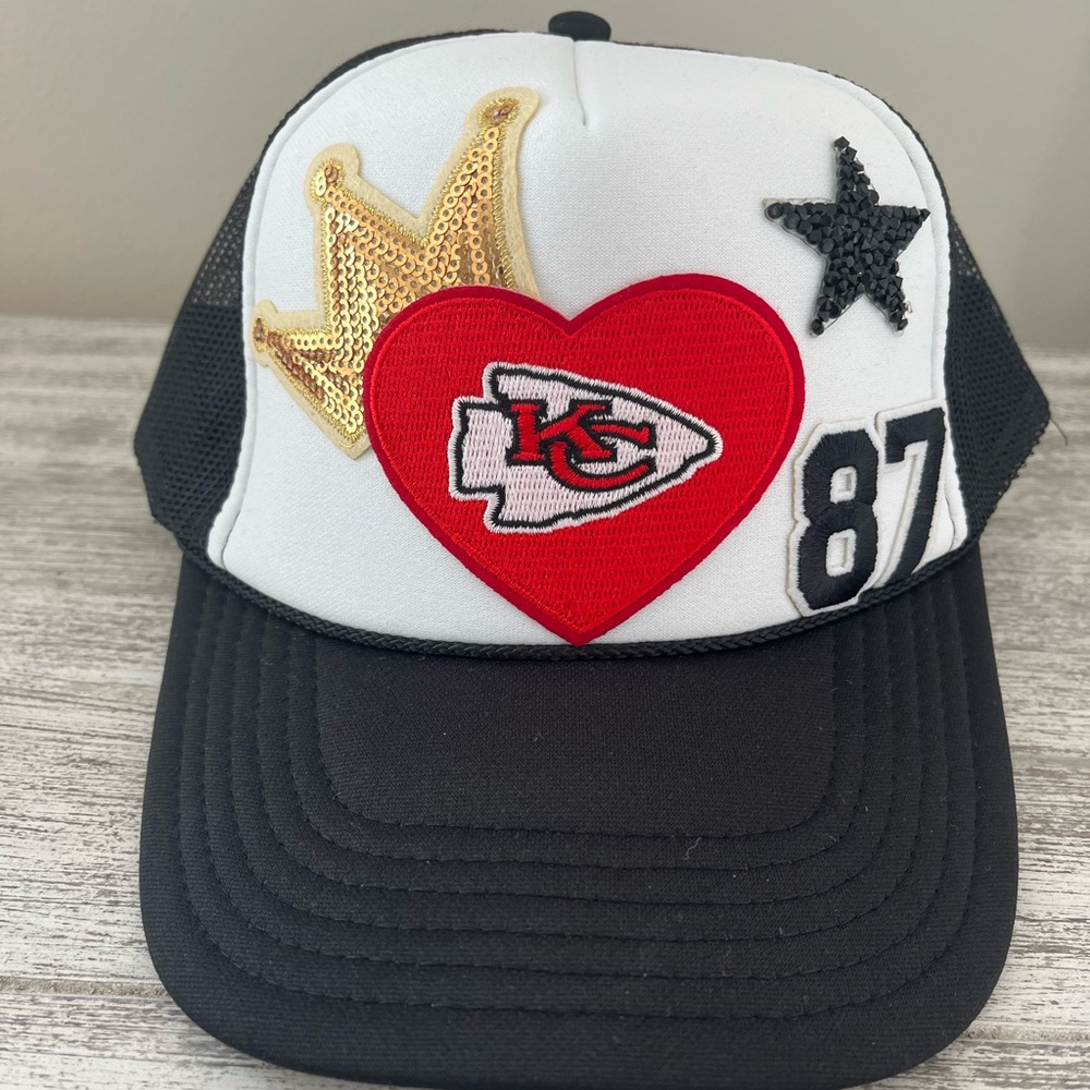 ❤️Chiefs custom trucker hat 🏈
